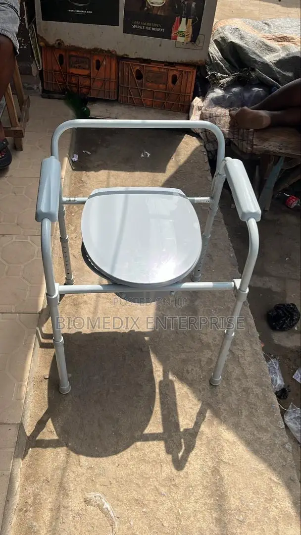 Commode Chair