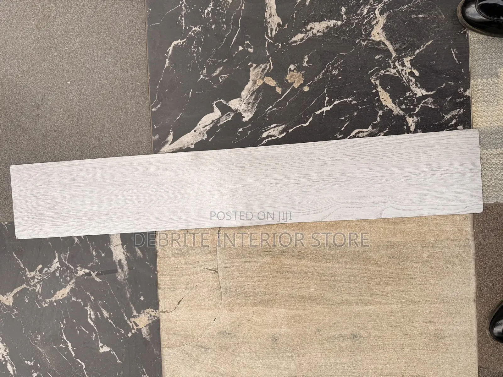 New Arrivals of Vinyl Tiles Per Carton