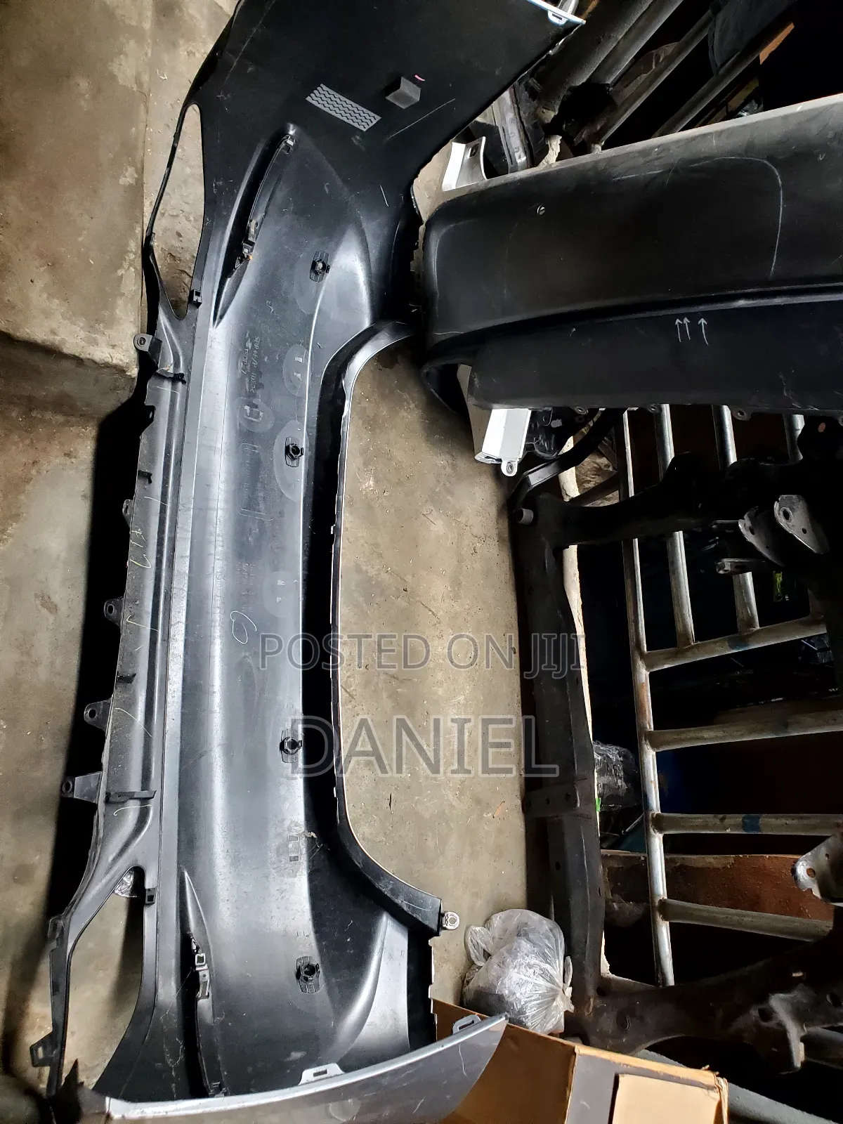 2019-2020 Lexus Es350 Back Bumper