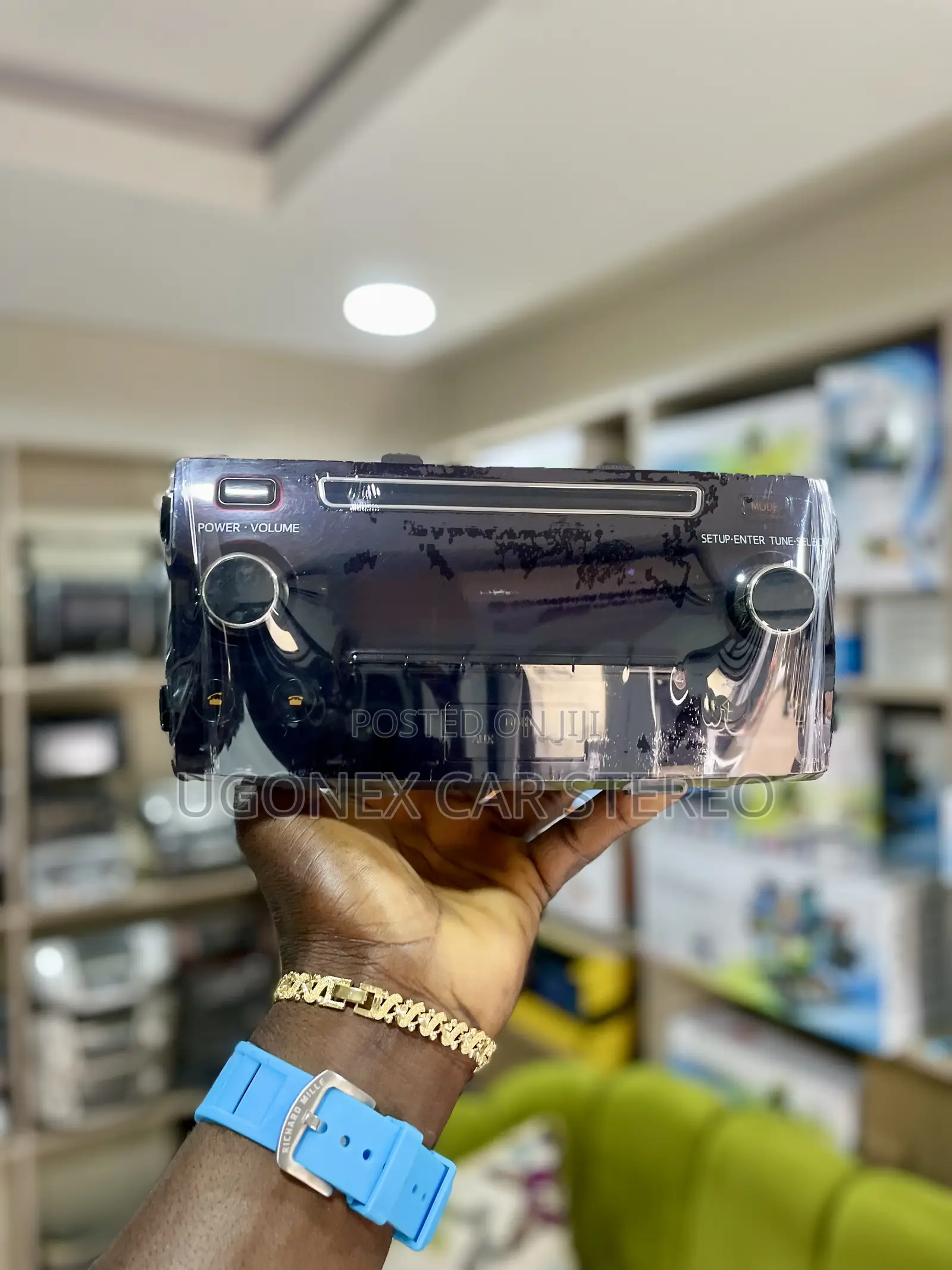 2013-15 Toyota Hilux Factory Stereo