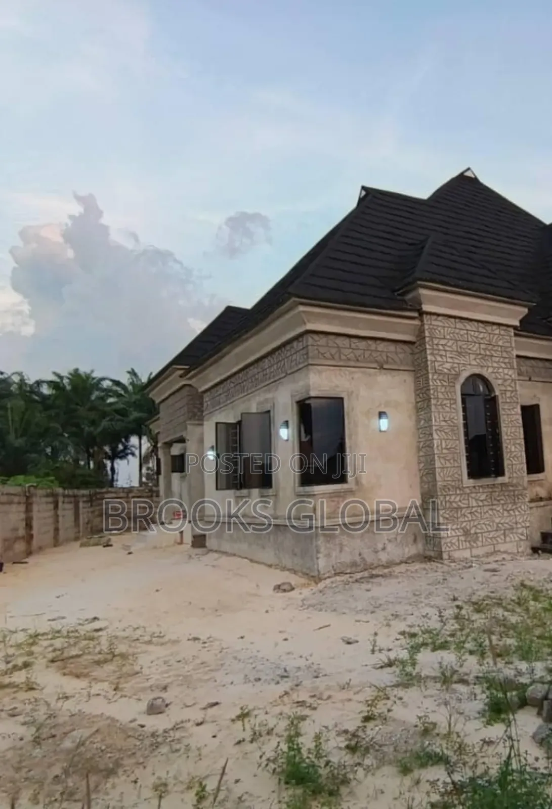 4bdrm Bungalow in Warri for sale
