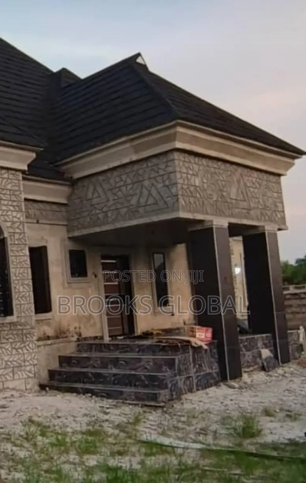 4bdrm Bungalow in Warri for sale