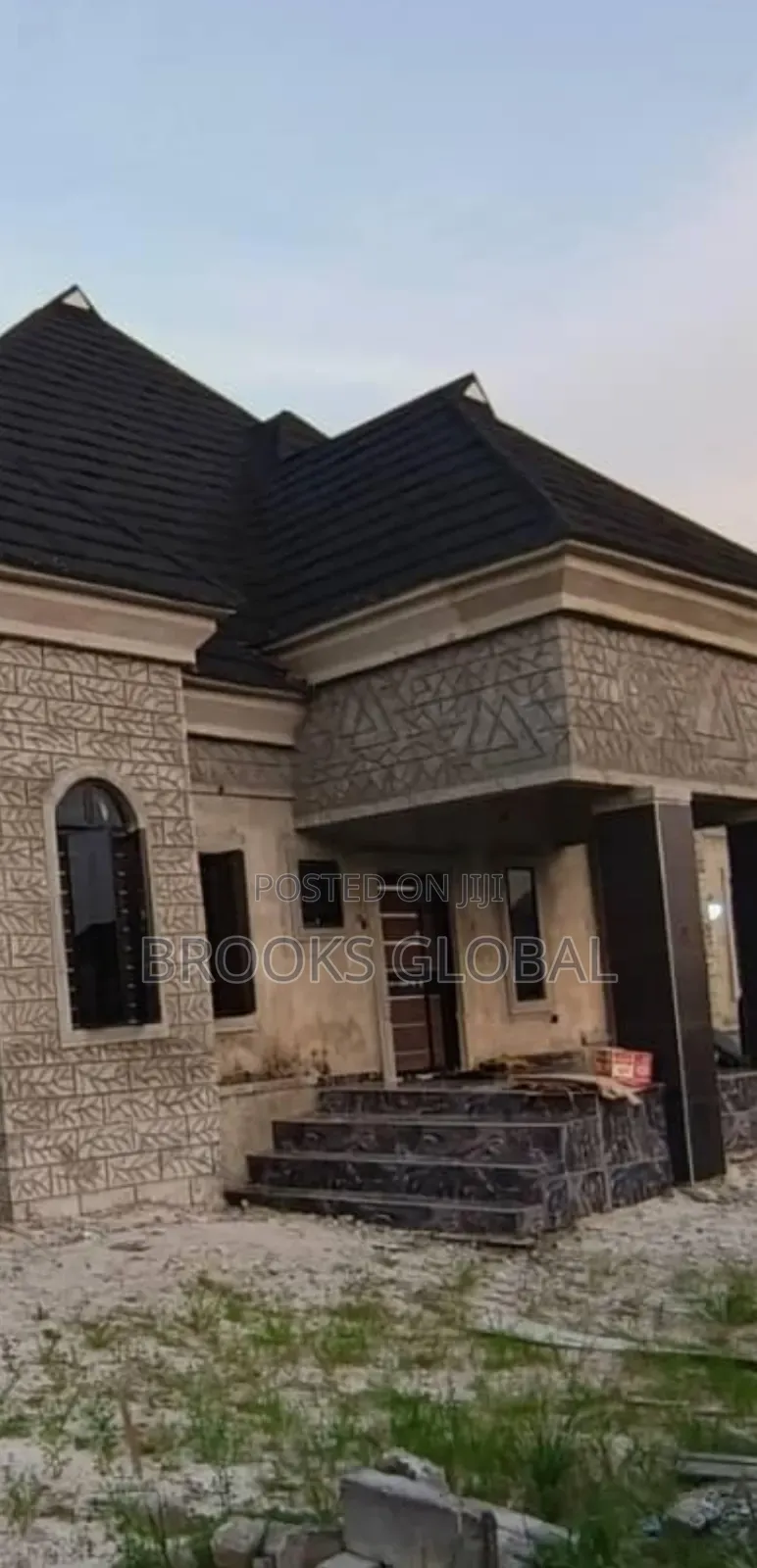 4bdrm Bungalow in Warri for sale