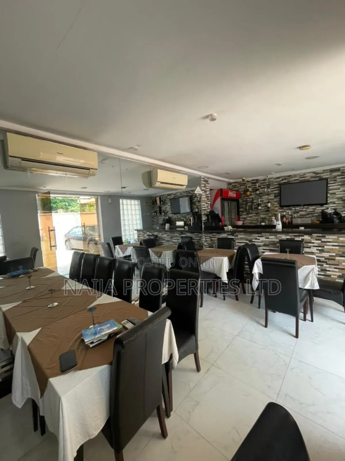 18 Rooms Functioning Hotel at Lekki Phase 1 for Lease