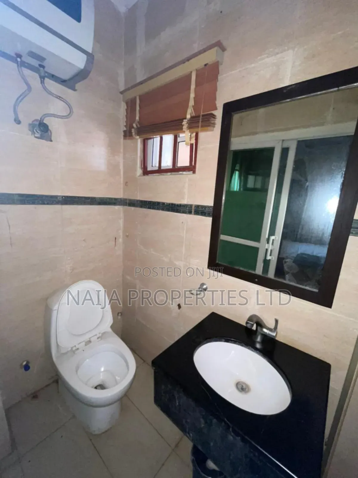 18 Rooms Functioning Hotel at Lekki Phase 1 for Lease