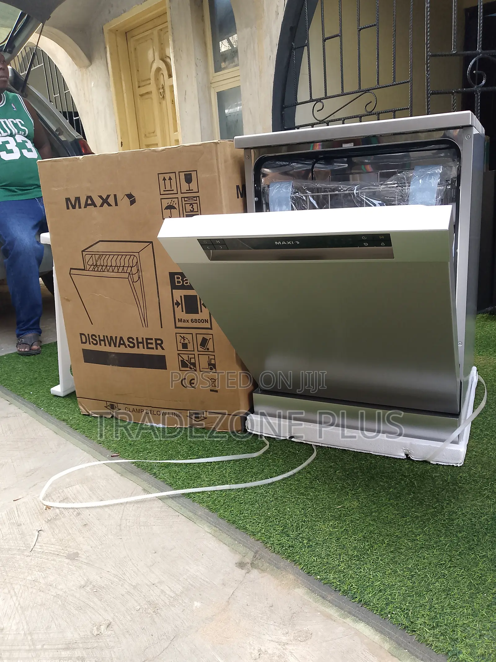 Maxi Dish Washer- From Dull to Dazzling in One Wash.