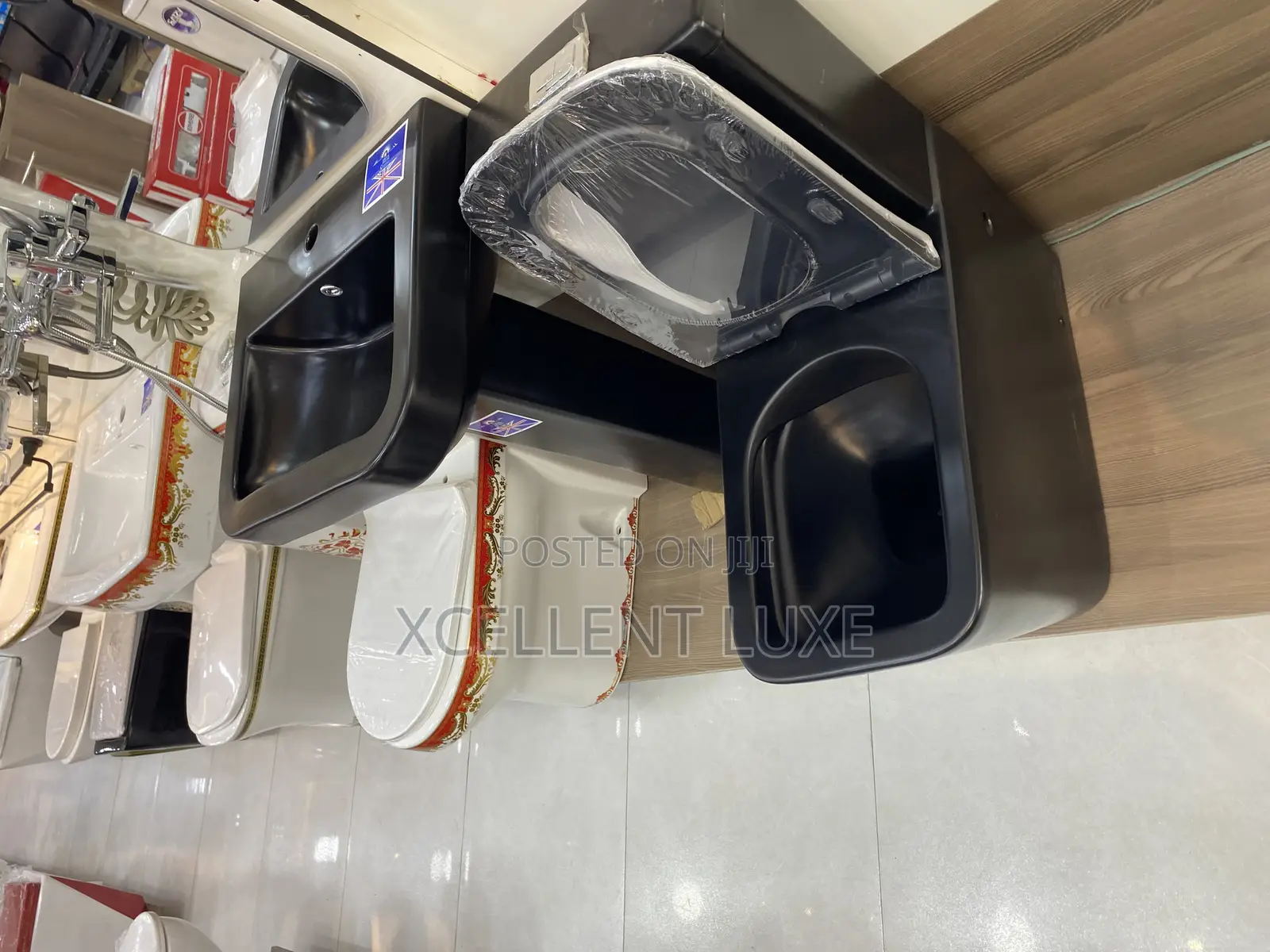 Black Executive Wc English Standard