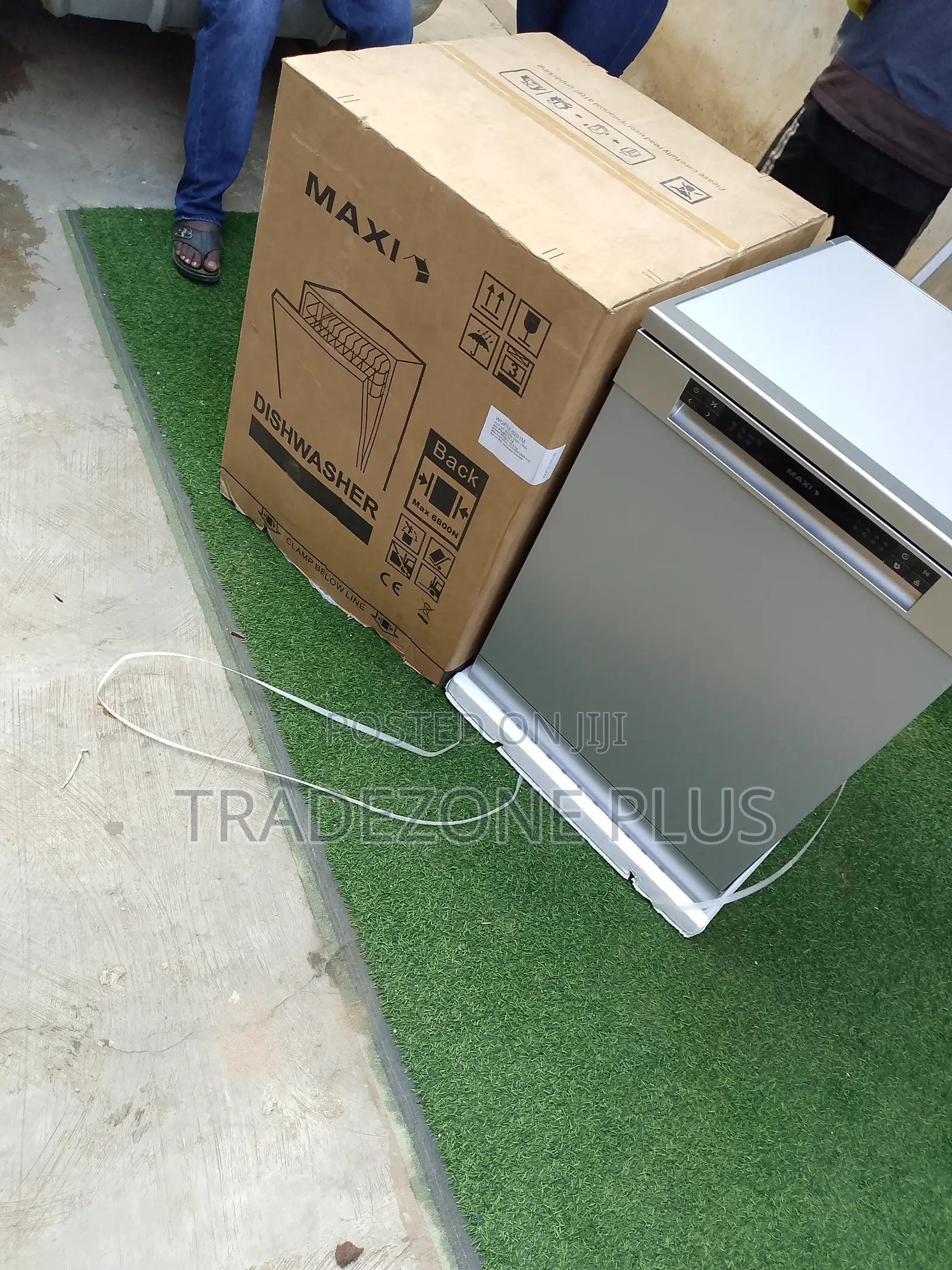 Maxi Dishwasher -the Invisible Family Member.