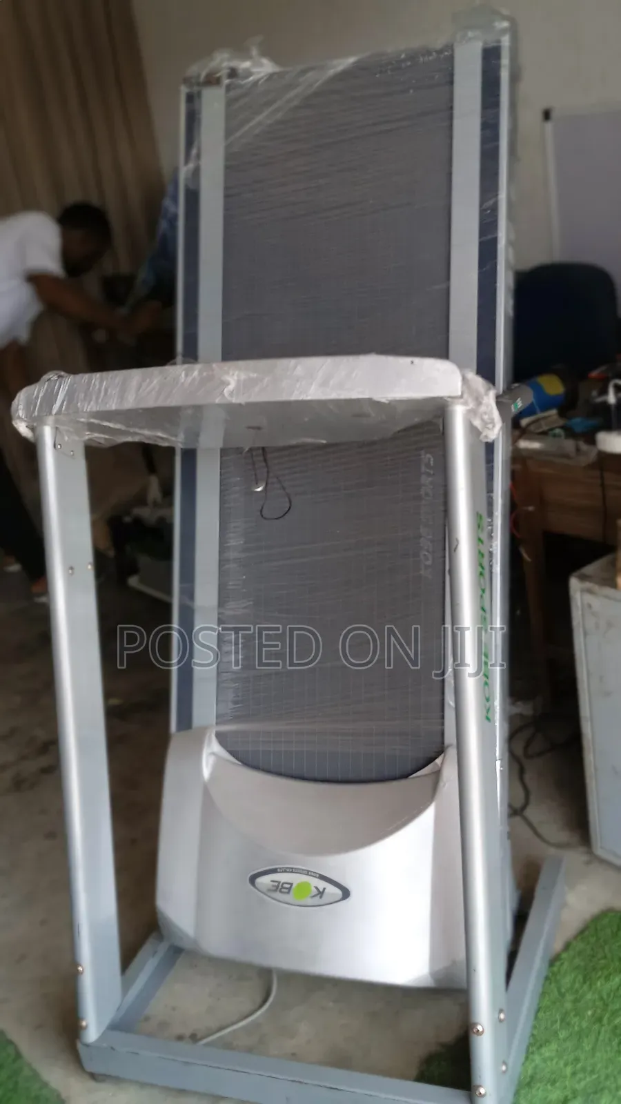 Semi Industrial Kobe Treadmill(Inverter System)