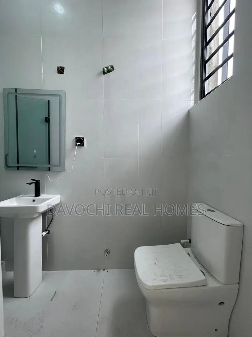 4bdrm Duplex in Ikota for sale