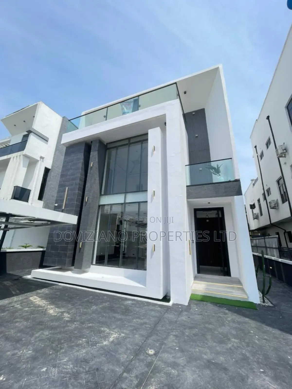 5bdrm Duplex in Ikota for sale