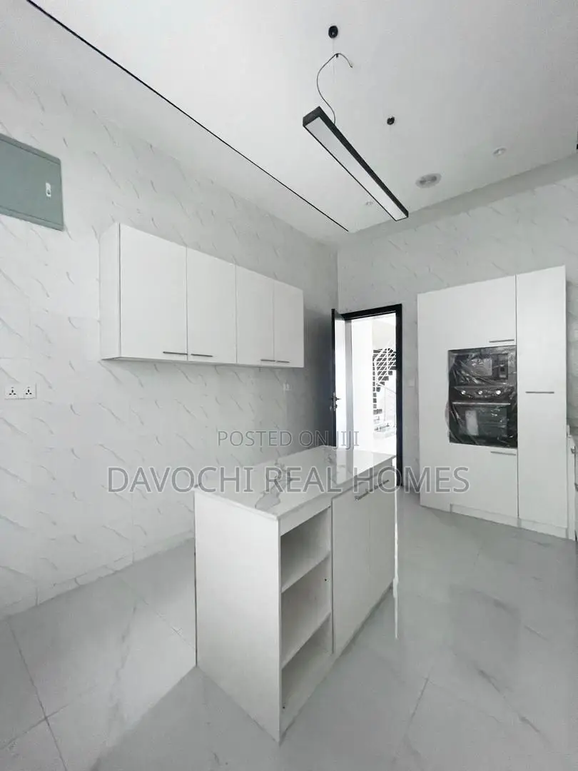 4bdrm Duplex in 2Nd Toll Gate, Chevron for sale