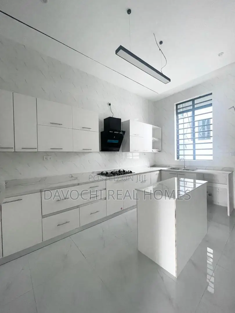 4bdrm Duplex in 2Nd Toll Gate, Chevron for sale