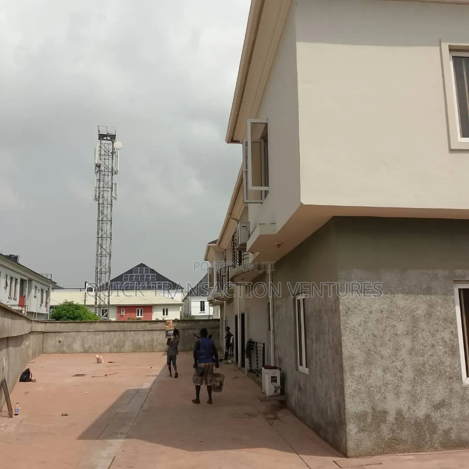 3bdrm Block of Flats in Osapa london for rent