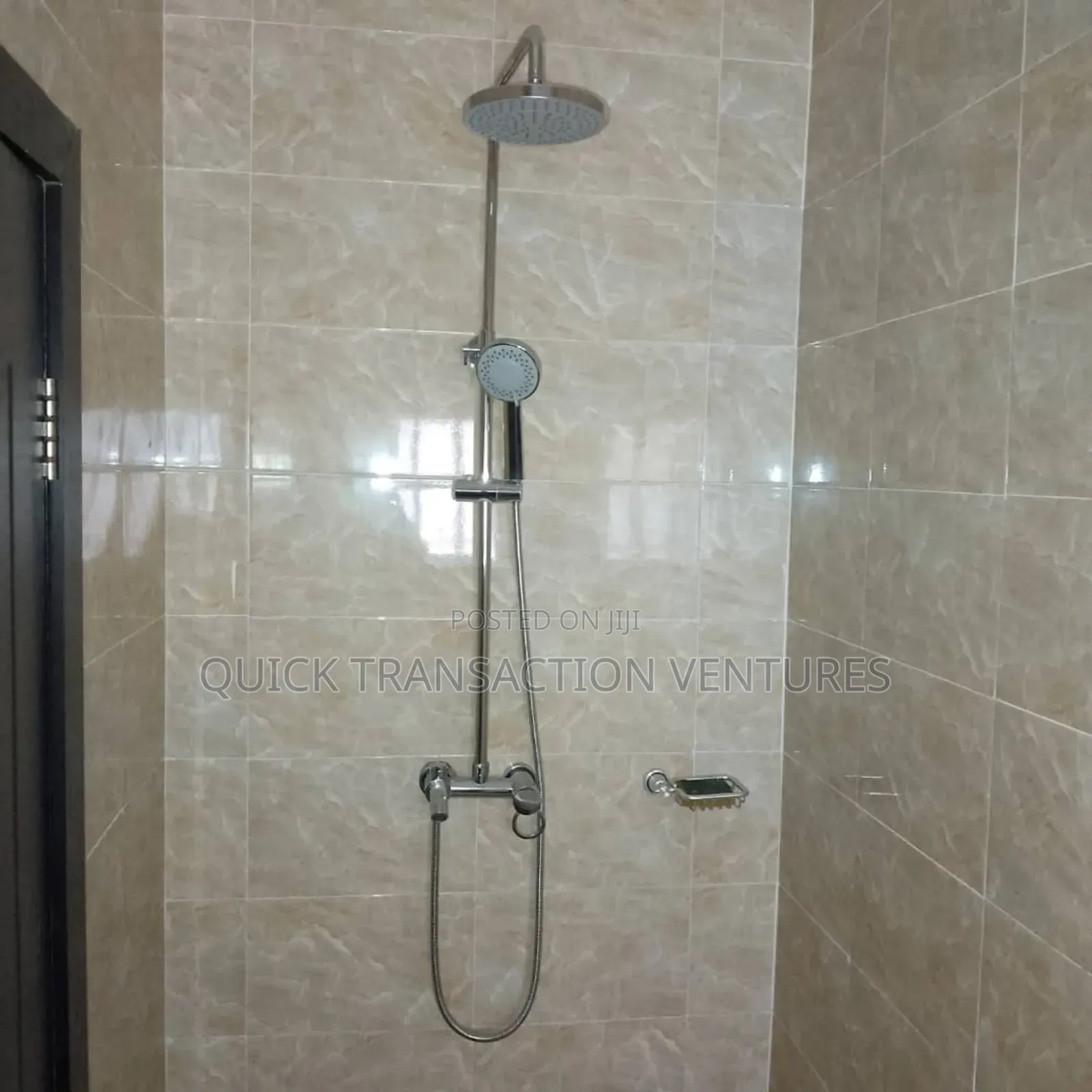 3bdrm Block of Flats in Osapa london for rent