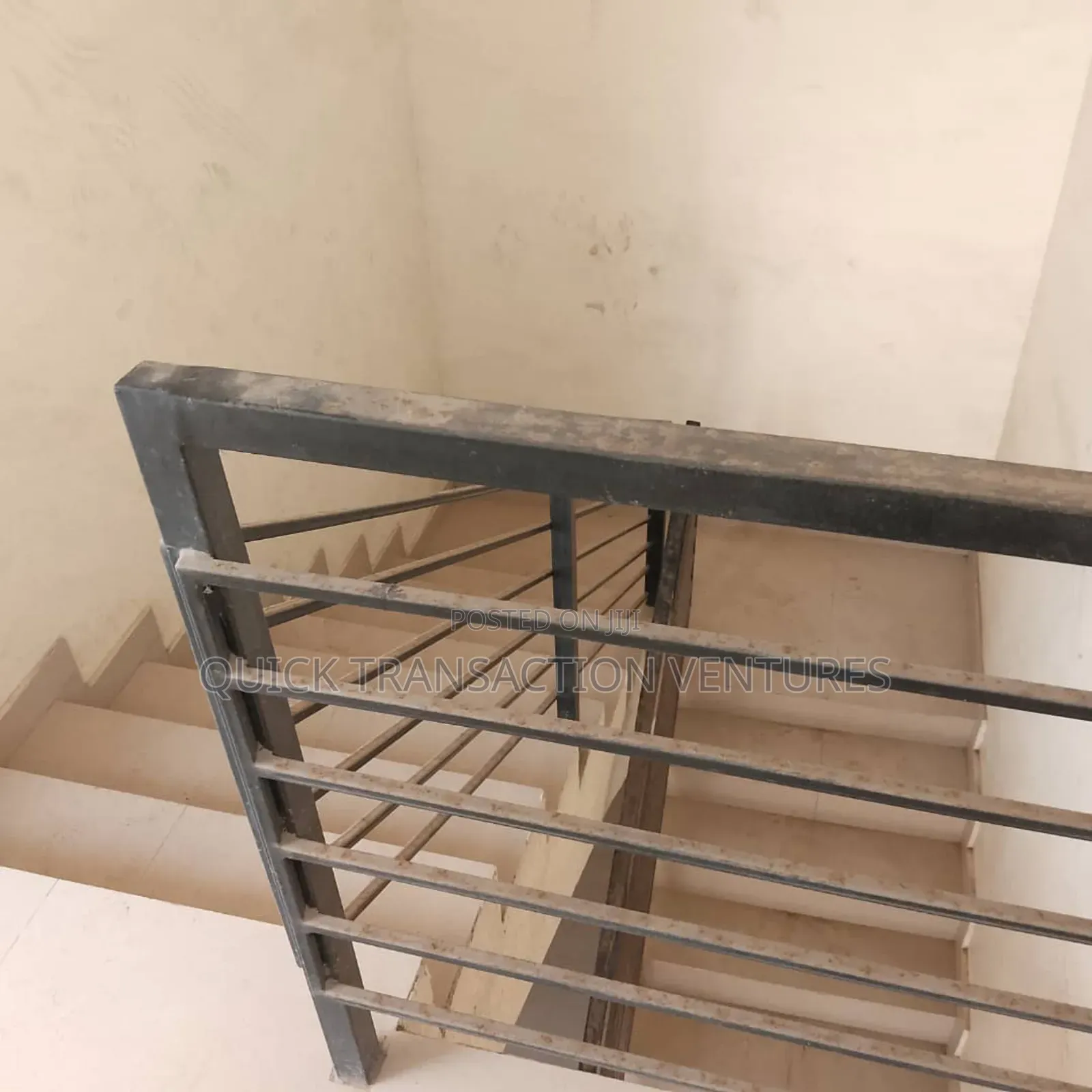 3bdrm Block of Flats in Osapa london for rent
