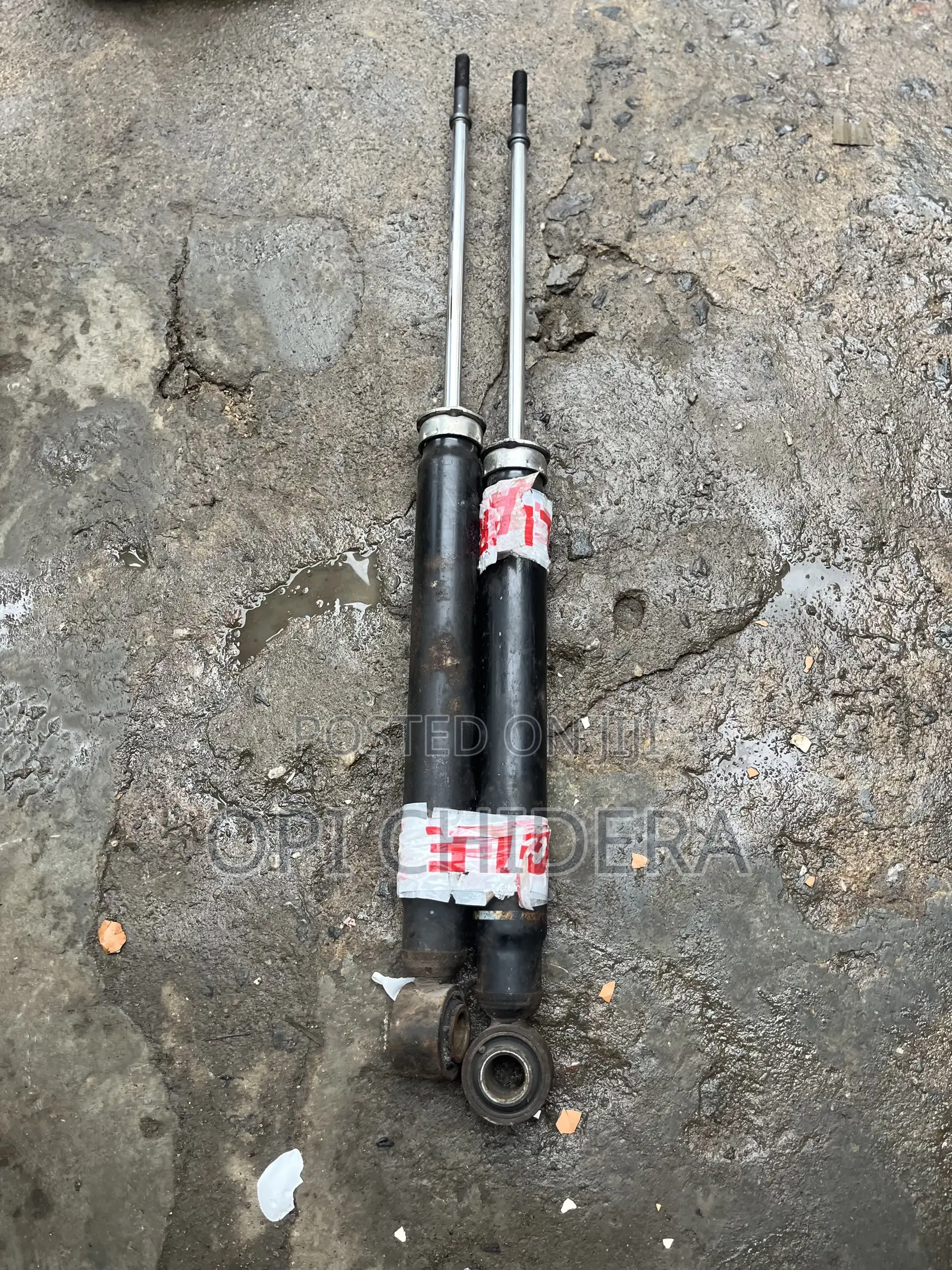 Toyota Sienna 2005 Back Shock Absorber (Tokunbo)