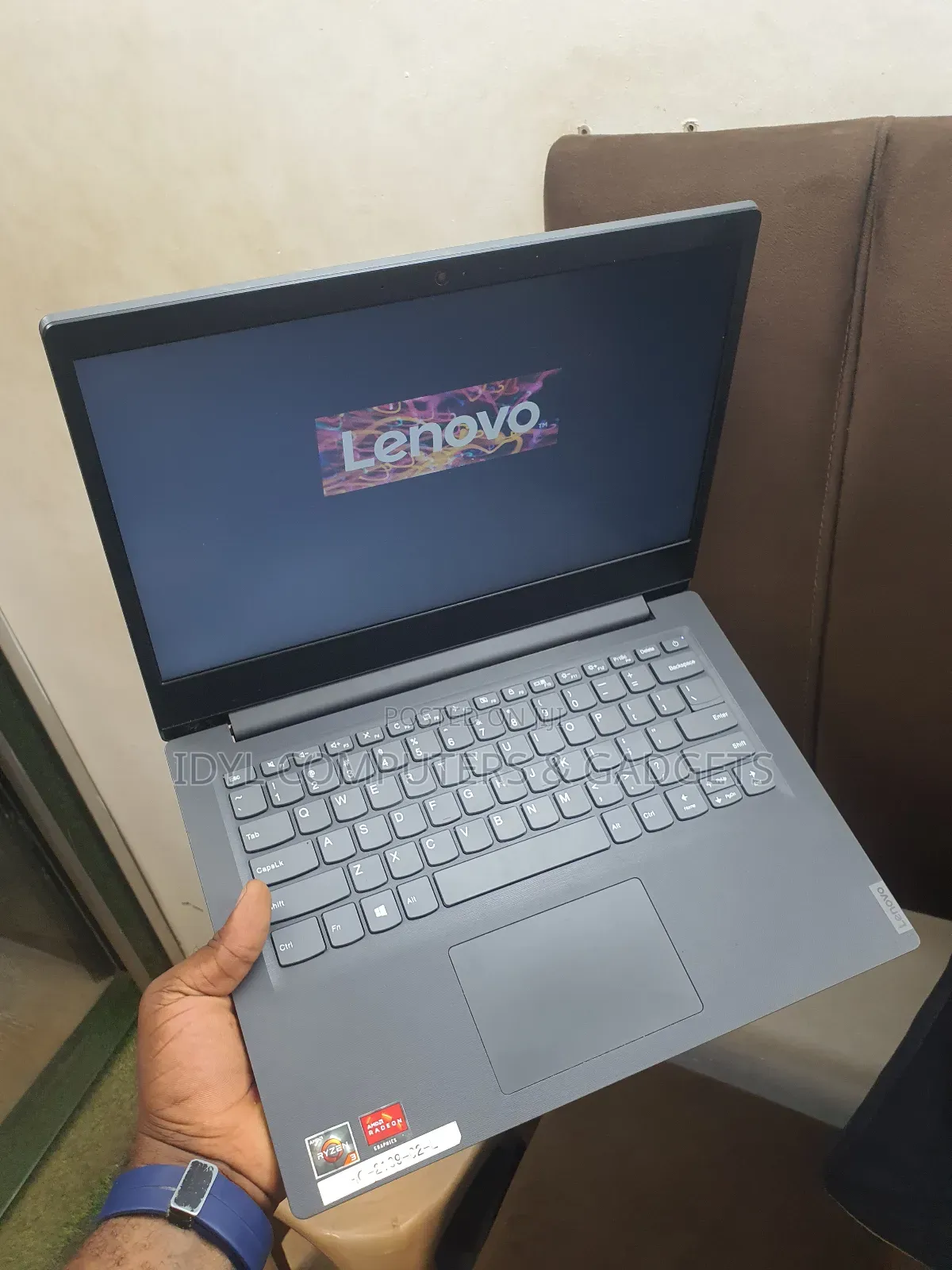 Laptop Lenovo Ideapad V14 IGL 12GB AMD Ryzen 3 SSD 256GB
