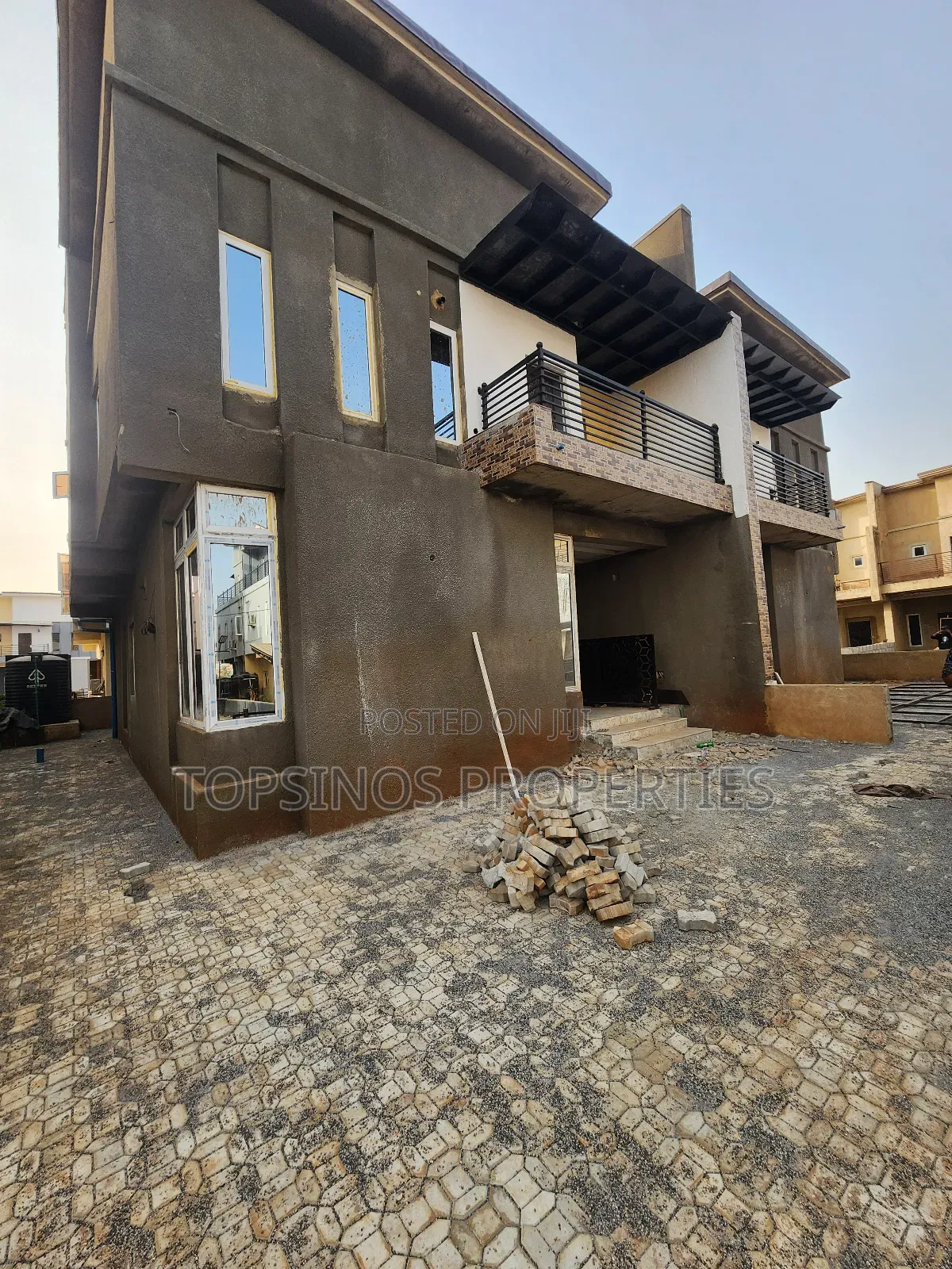 3bdrm Duplex in Dawaki for rent