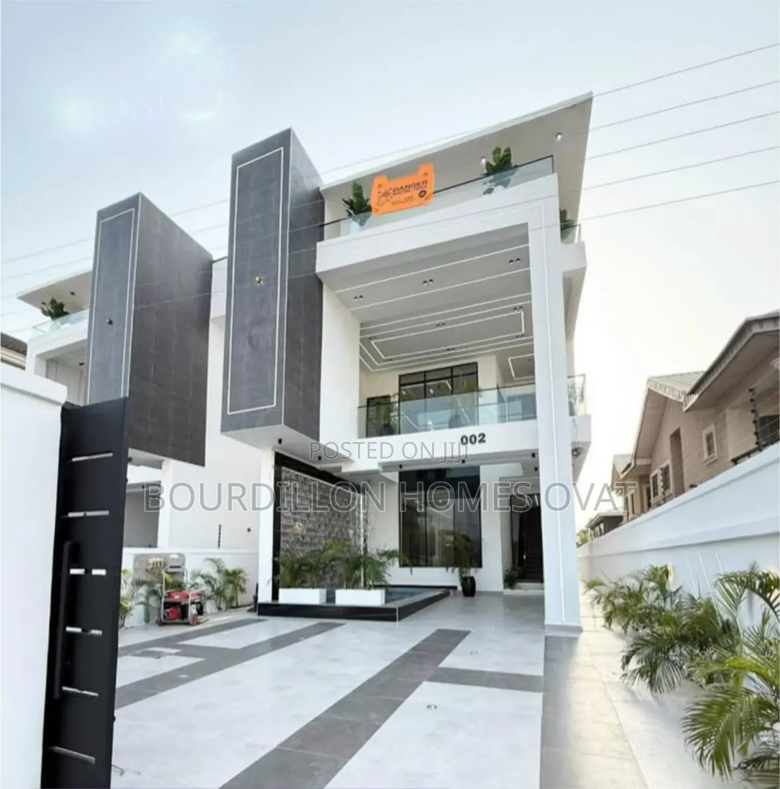 5bdrm Apartment in Ikota Lekki Lagos for sale