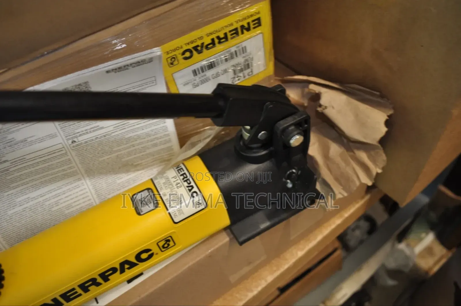 Enerpac P142 Two Speed Lightweight Hydraulic Hand Pump