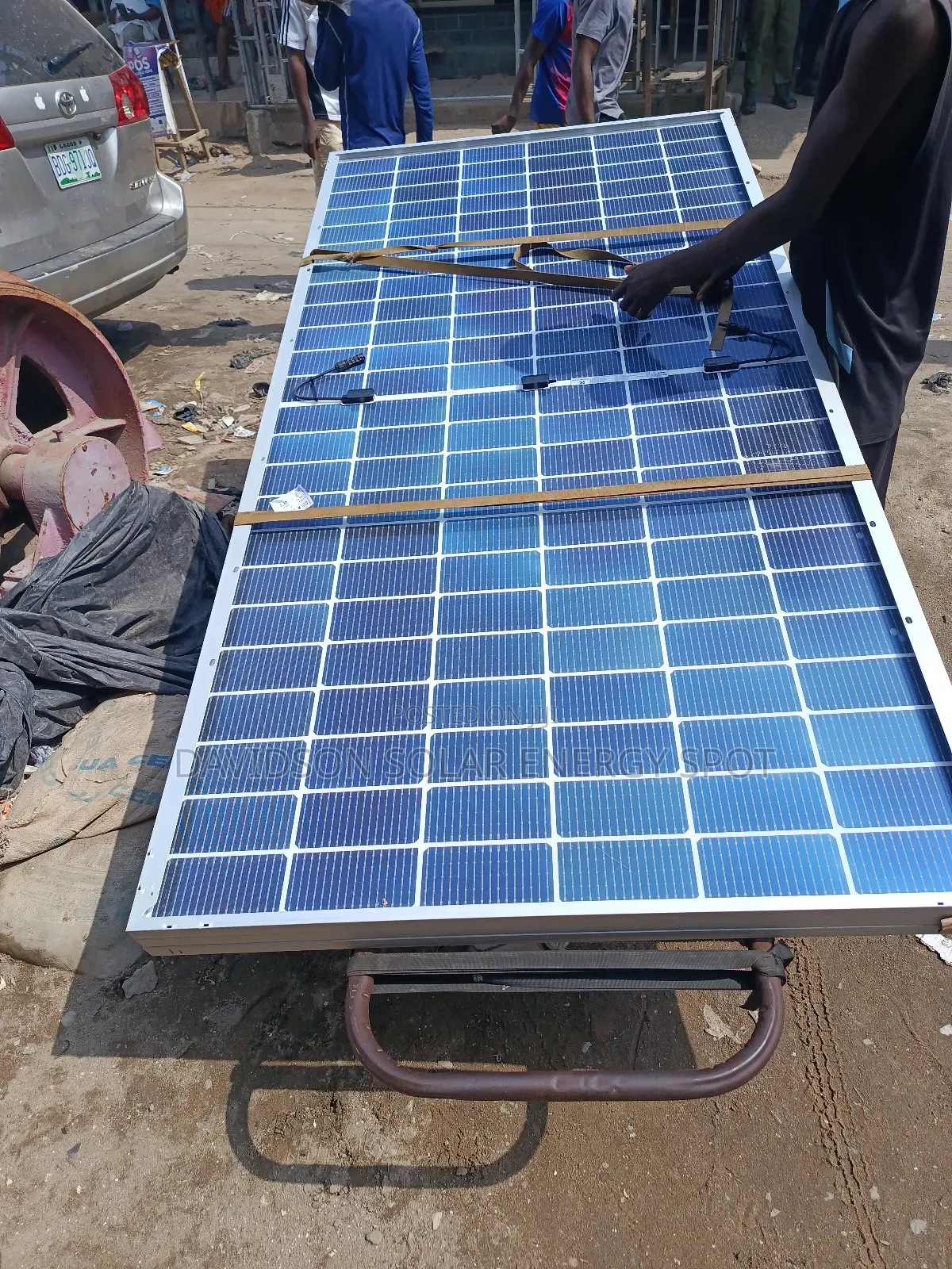 600watt Jinko Solar Panel Halfcourt