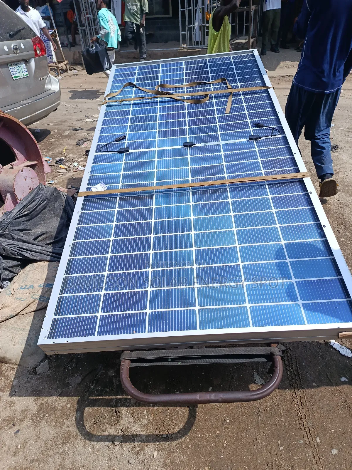 600watt Jinko Solar Panel Halfcourt