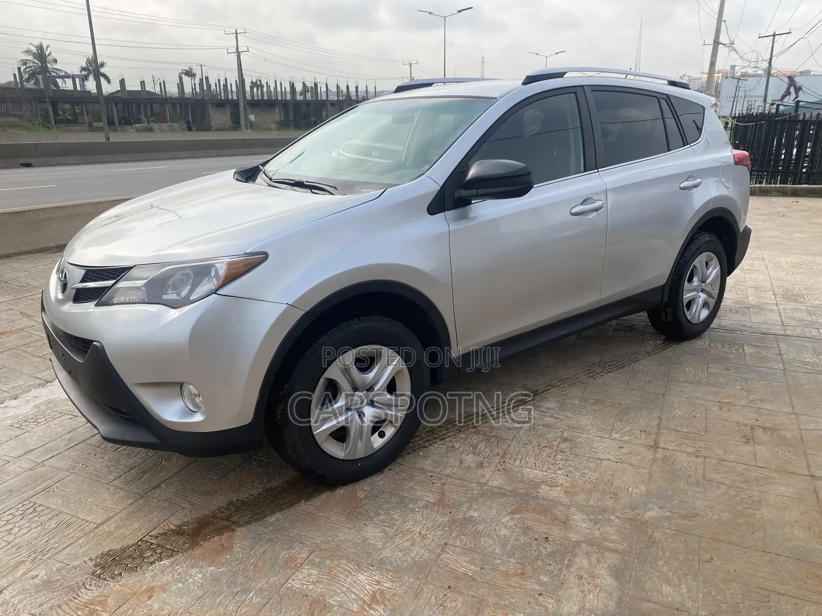 Toyota RAV4 LE 4dr SUV (2.5L 4cyl 6A) 2014 Silver