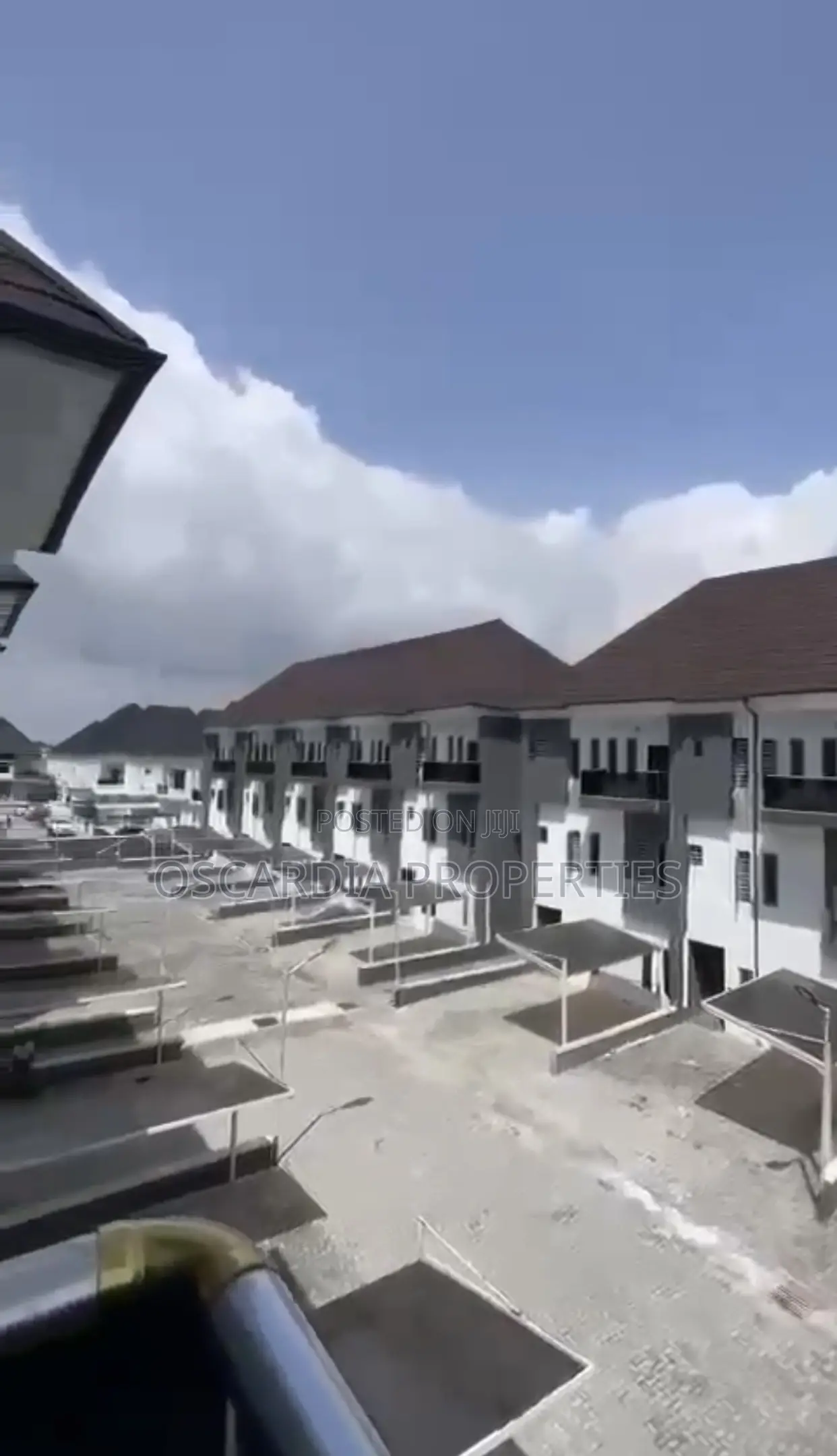 4bdrm Townhouse/Terrace in Chevron for sale