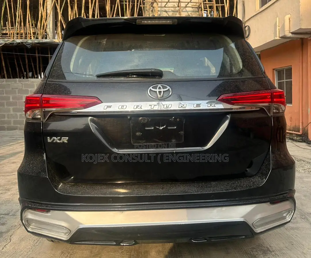 Toyota Fortuner 2019 Black