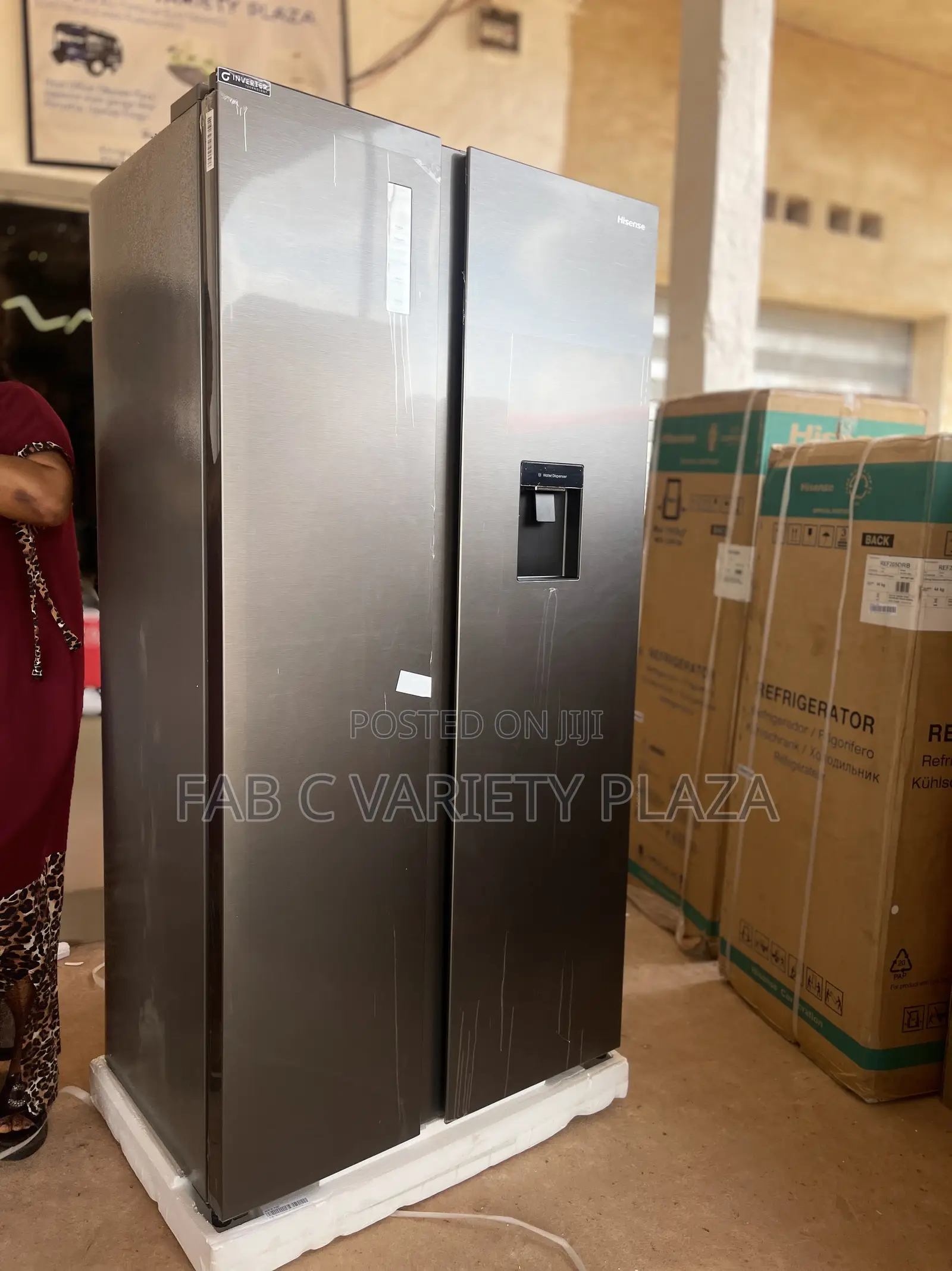 Side by Side Inverter Hisense Refrigerator With a Water Dispenser!!
