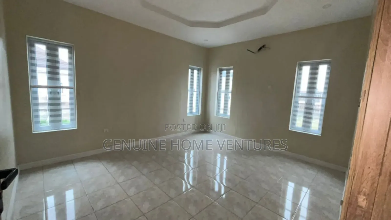 4bdrm Duplex in Mende for sale