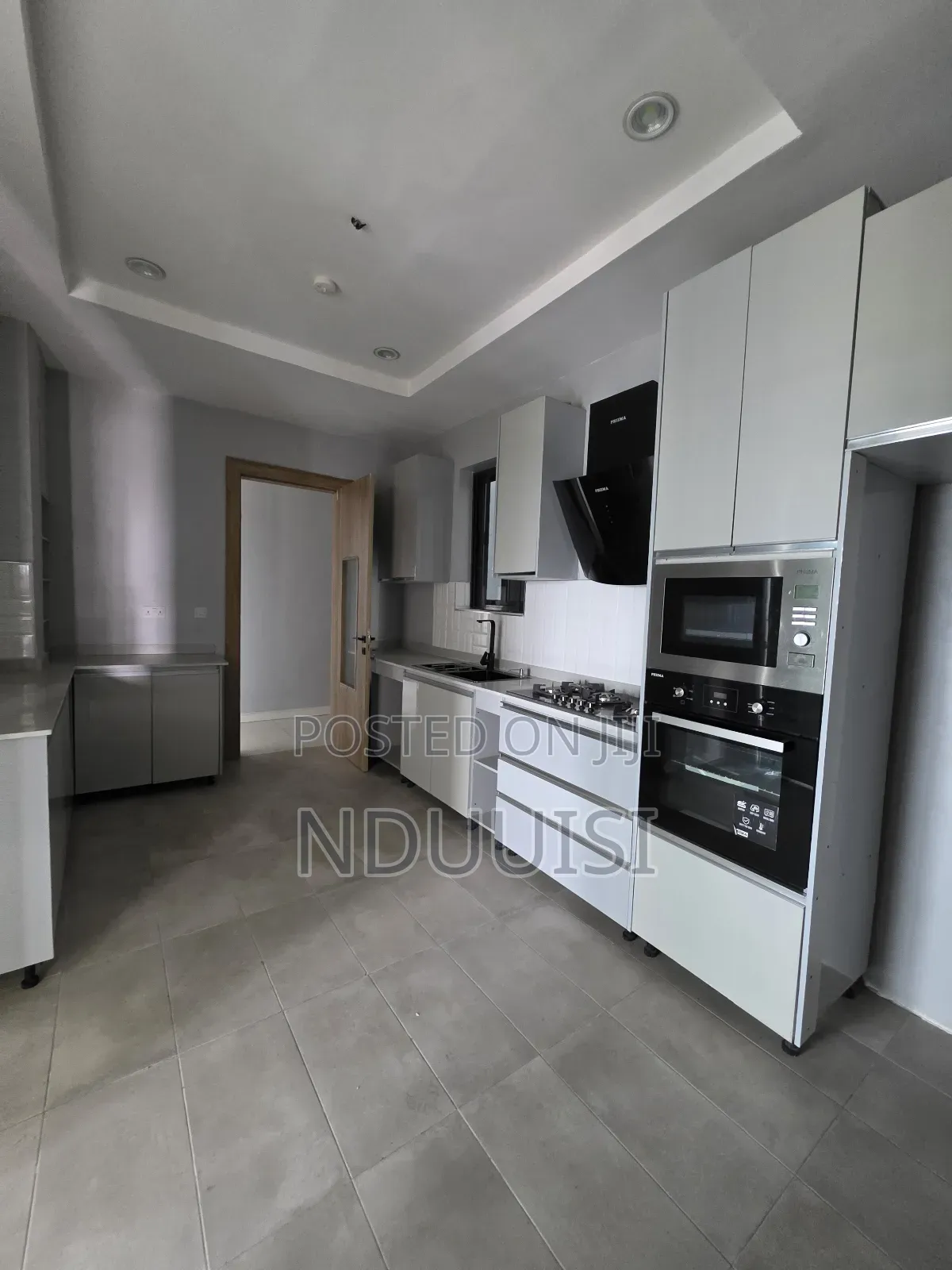 3bdrm Apartment in Lekki Phase 1 for sale