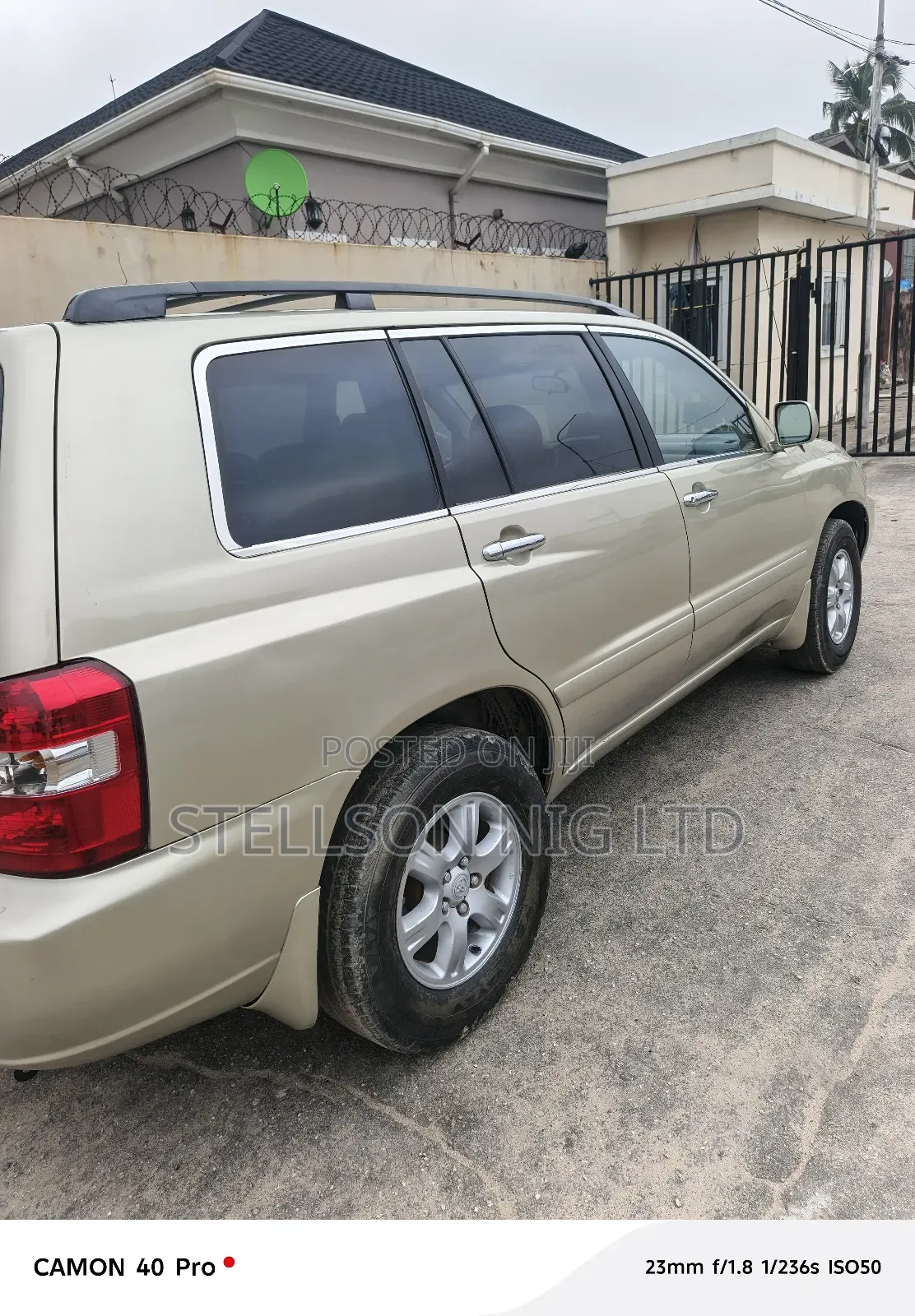 Toyota Highlander Limited V6 FWD 2003 Gold