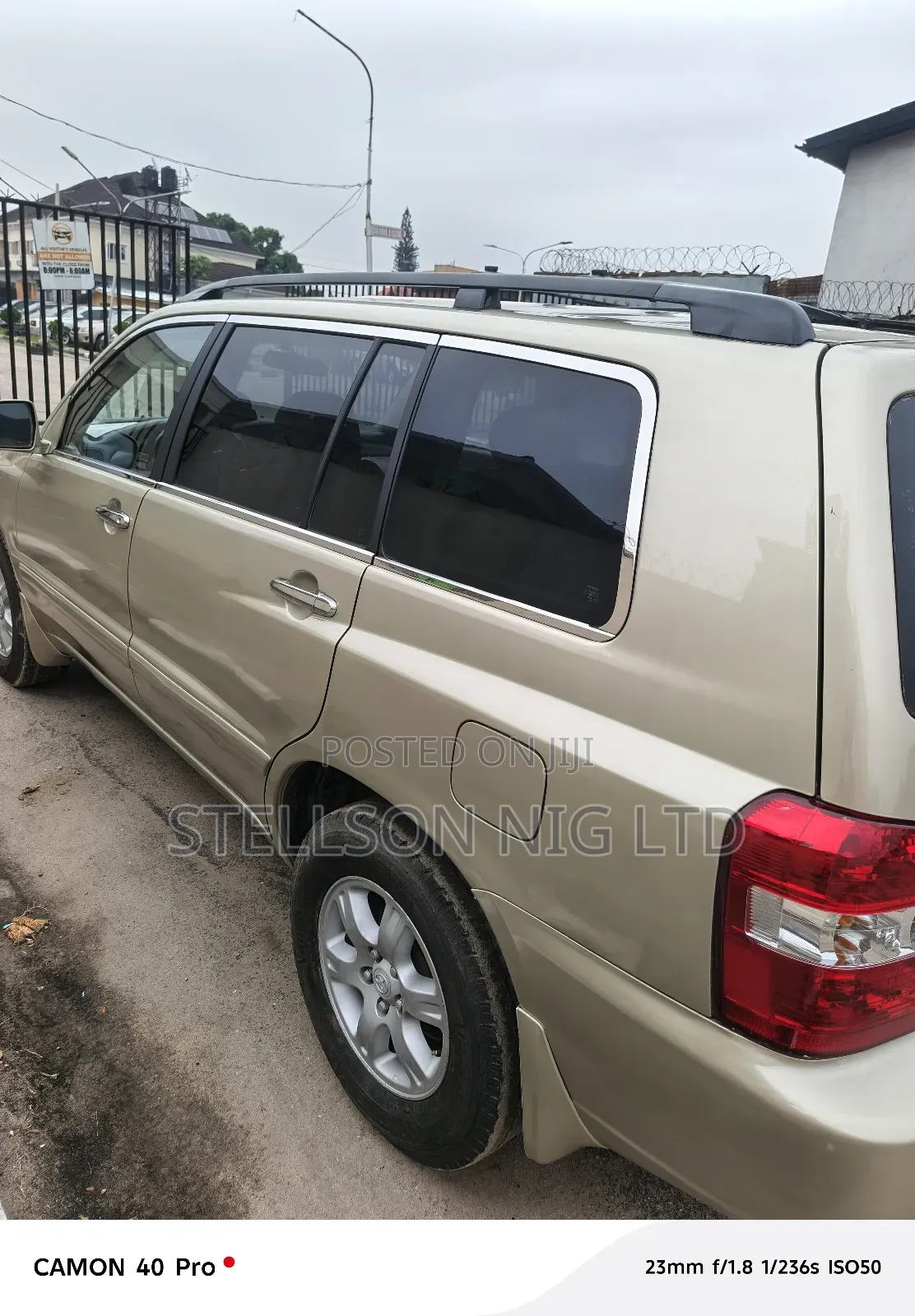 Toyota Highlander Limited V6 FWD 2003 Gold