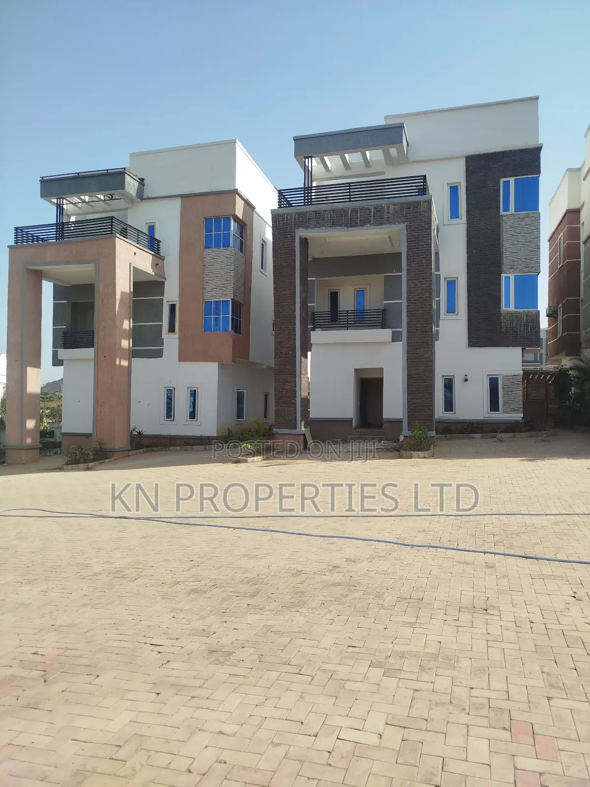 5bdrm Duplex in Gusape, Guzape District for rent