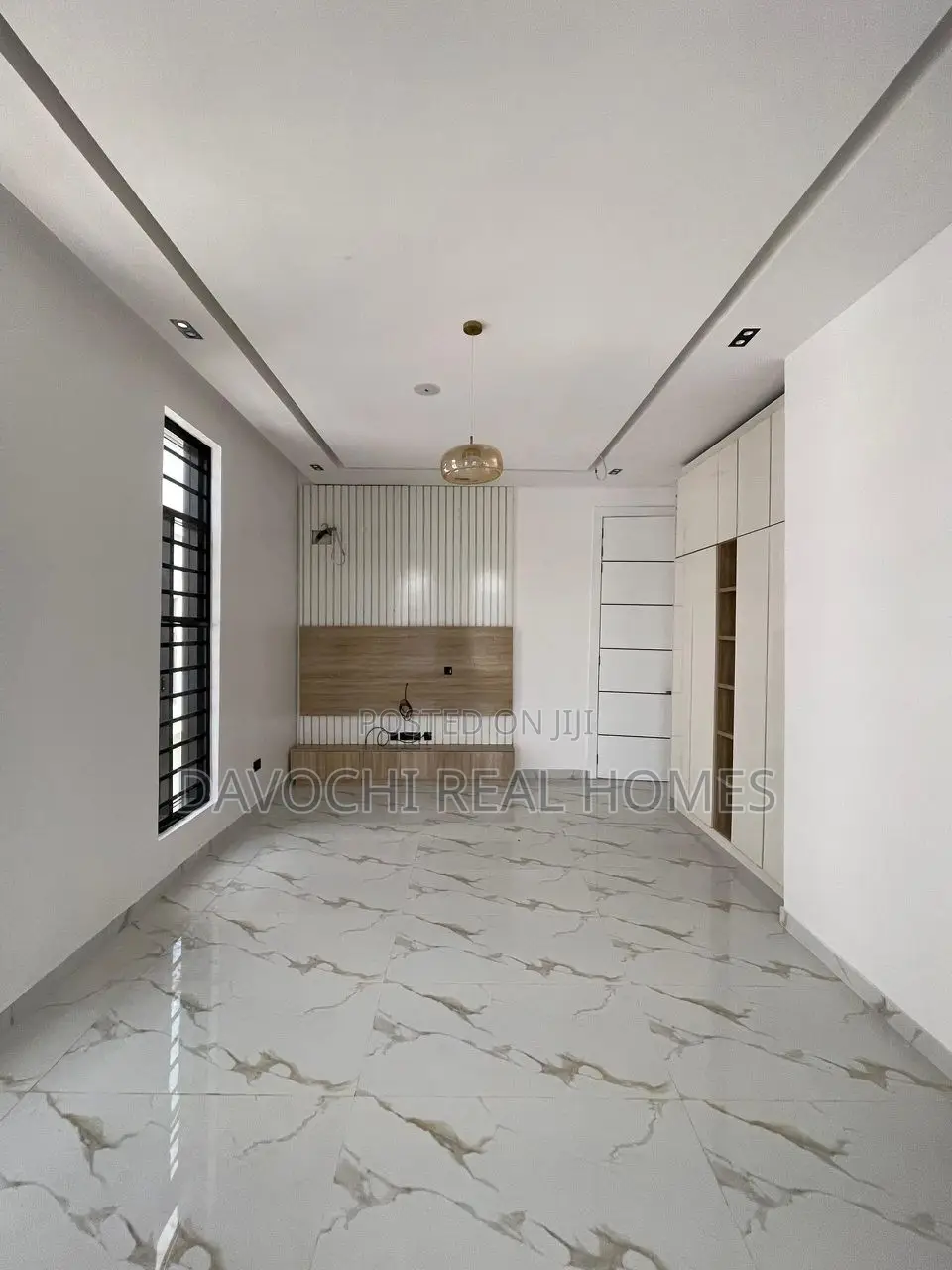 5bdrm Duplex in Osapa London for sale