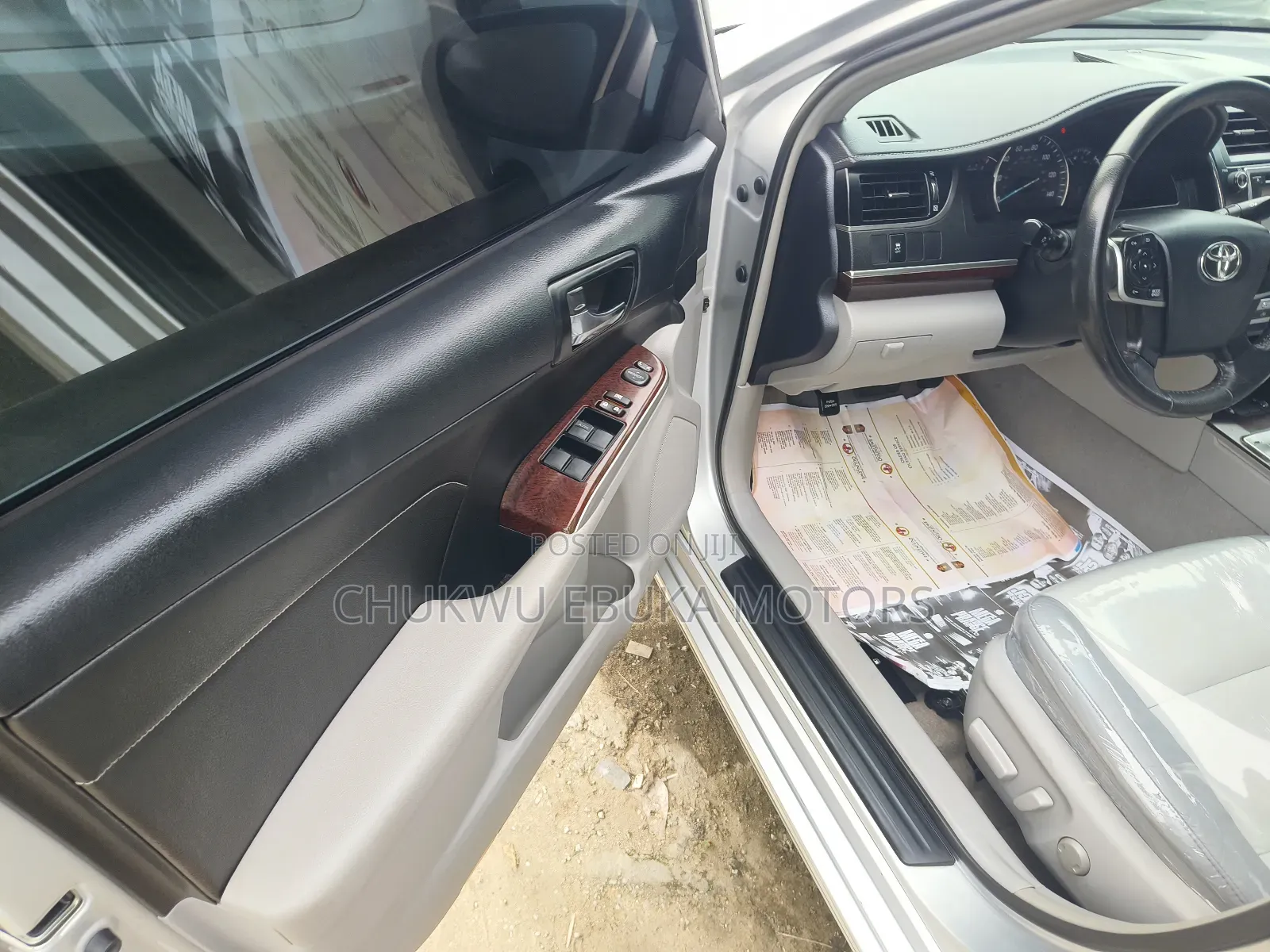 Toyota Camry XLE 4dr Sedan (2.5L 4cyl 6A) 2013 Silver
