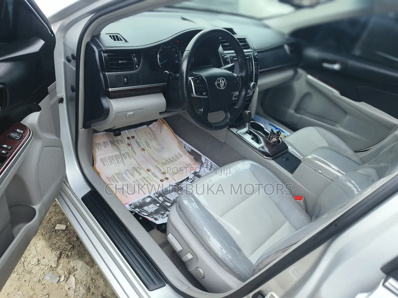 Toyota Camry XLE 4dr Sedan (2.5L 4cyl 6A) 2013 Silver