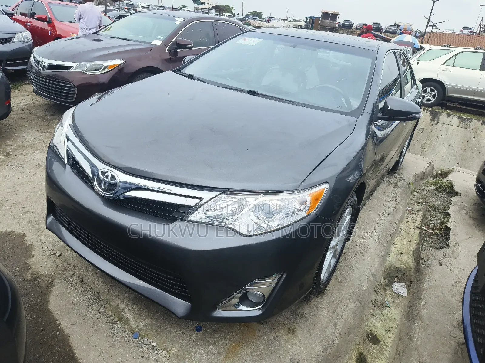 Toyota Camry XLE 4dr Sedan (2.5L 4cyl 6A) 2012 Gray