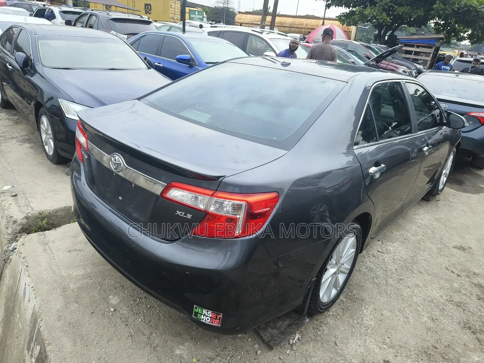 Toyota Camry XLE 4dr Sedan (2.5L 4cyl 6A) 2012 Gray