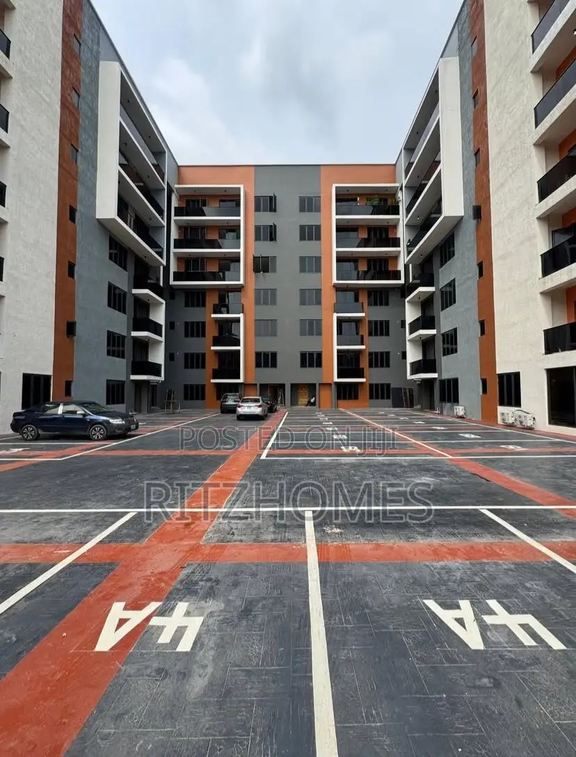 2bdrm Apartment in Lekki Phase 1 for rent