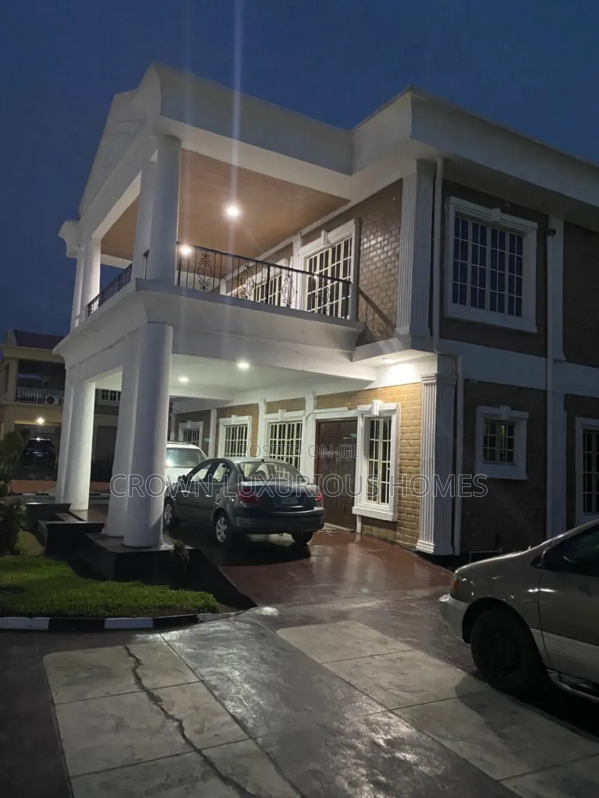 8bdrm Mansion in Amen Estate, Ibadan for sale