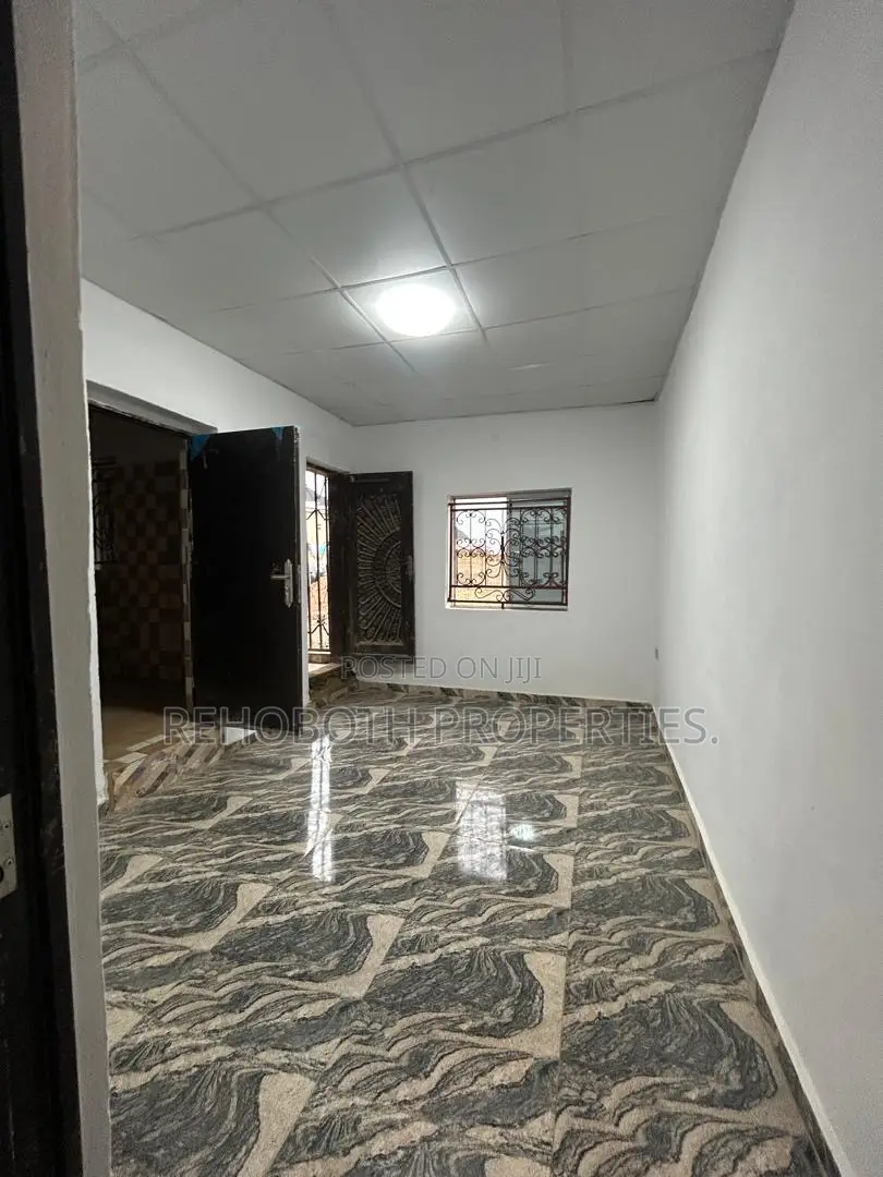 1bdrm Bungalow in Mogonna Elebu, Akala Express for rent
