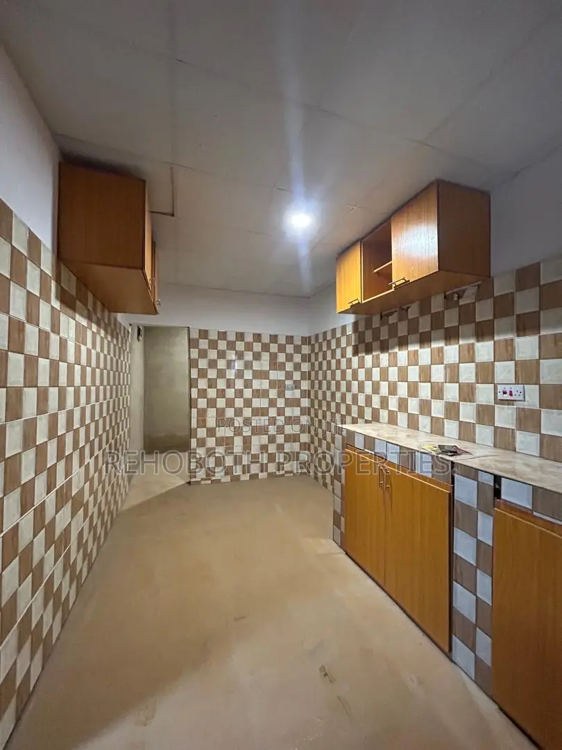 1bdrm Bungalow in Mogonna Elebu, Akala Express for rent