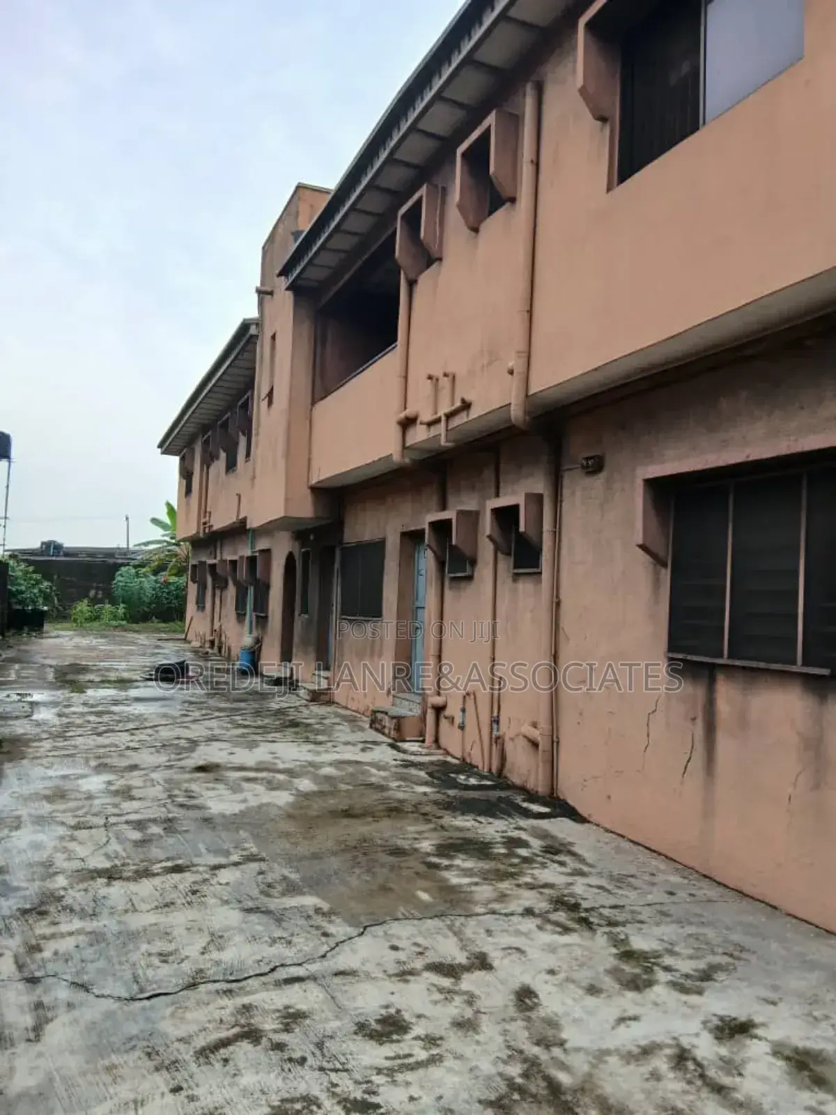 3bdrm Block of Flats in Moke Oyeladun Estate, Oko-Oba for sale
