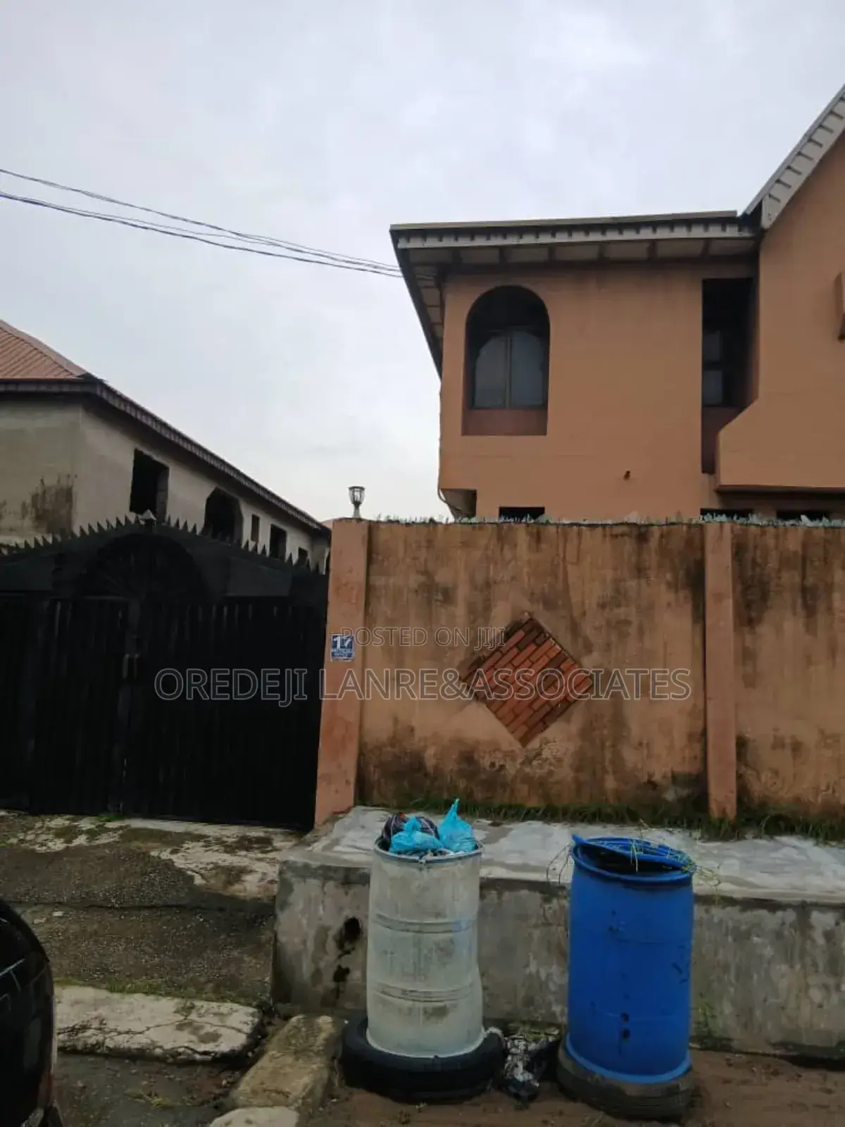 3bdrm Block of Flats in Moke Oyeladun Estate, Oko-Oba for sale