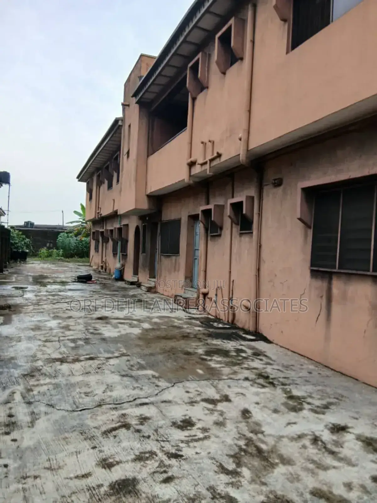 3bdrm Block of Flats in Moke Oyeladun Estate, Oko-Oba for sale