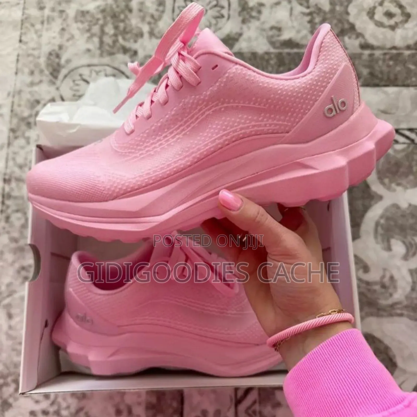 Alo Runner Performance Pink/White Size 38-40