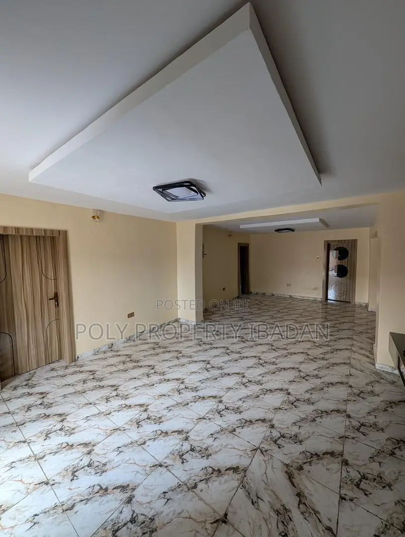 5bdrm Duplex in Oluyole Estate, Ibadan for sale